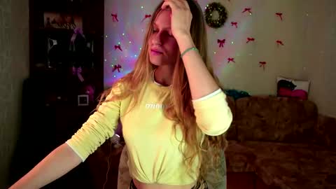 luna_evan online show from February 26, 10:07 am