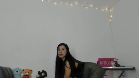 Snapshot of luna_fioree chatting on October 27, 4:34 am  Luna Fioree  online show from October 27, 4:34 am