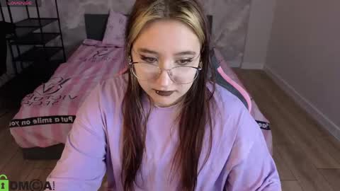 Luna Host online show from April 15, 1:42 am