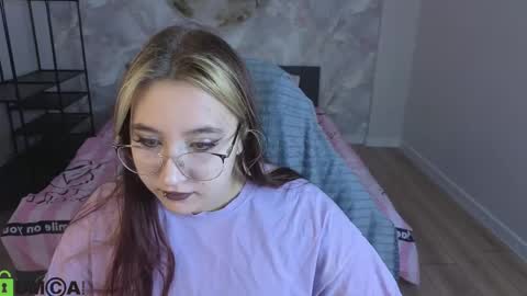 Luna Host online show from April 14, 1:42 am