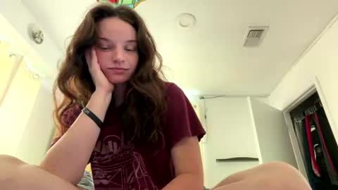 luna_r3 online show from July 13, 4:54 pm
