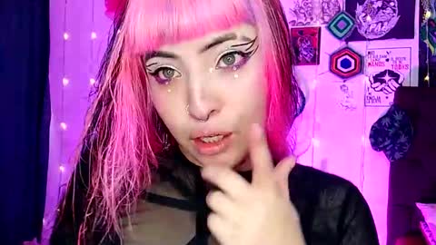 Snapshot of luna_ray420 chatting on December 31, 9:28 pm MISS LUNA online show from December 31, 9:28 pm