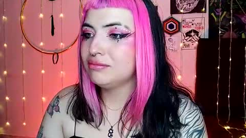 Snapshot of luna_ray420 chatting on February 4, 1:12 am MISS LUNA online show from February 4, 1:12 am