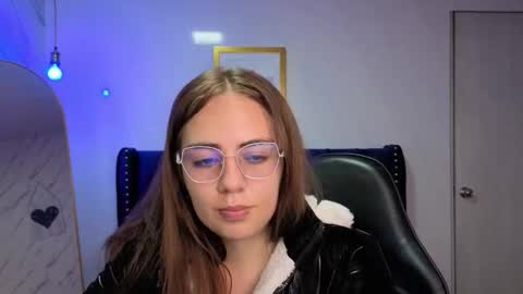 Live 1000pm 600am COLOMBIAN HOUR online show from November 8, 1:14 pm