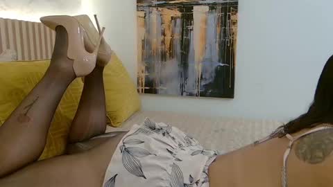 luna_valle online show from April 30, 8:47 pm
