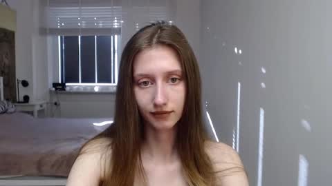 L U N A  online show from April 7, 5:53 am