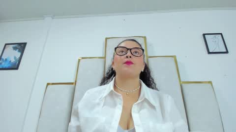 Luna  online show from January 14, 2:25 pm