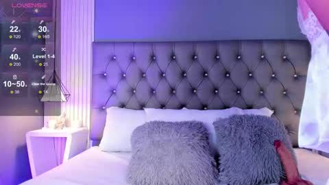 Luna  online show from January 6, 5:28 pm