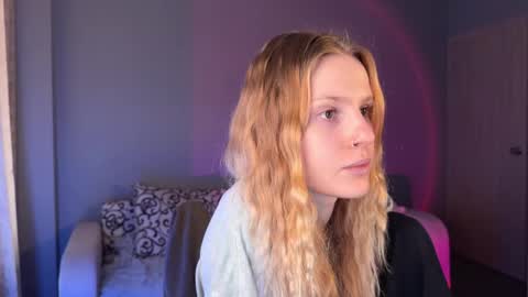 Snapshot of lunacyy chatting on September 30, 8:03 am Britney online show from September 30, 8:03 am