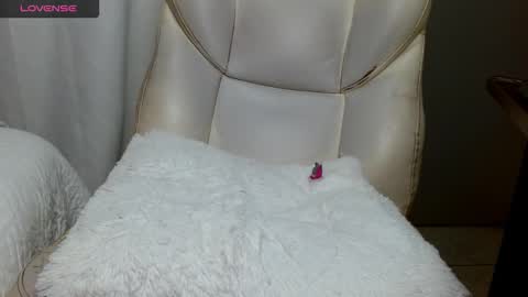 Luna Dread online show from October 9, 5:24 am