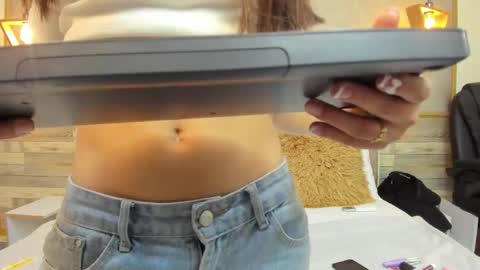 LUNA  online show from November 25, 2:05 pm