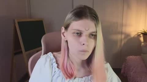 Luna online show from May 1, 9:31 pm