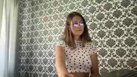 lunafeather online show from July 3, 11:59 am