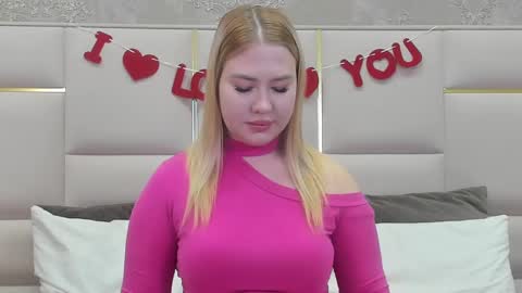 LunaHouston online show from February 23, 4:02 pm