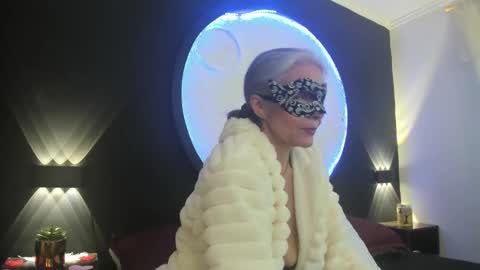 Snapshot of lunamisteriosa_ chatting on September 20, 12:30 pm lunamisteriosa_ online show from September 20, 12:30 pm