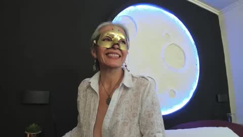 Snapshot of lunamisteriosa_ chatting on October 18, 12:31 pm lunamisteriosa_ online show from October 18, 12:31 pm