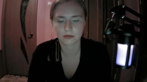Snapshot of lunamystique_ chatting on October 1, 7:02 pm lunamystique_ online show from October 1, 7:02 pm