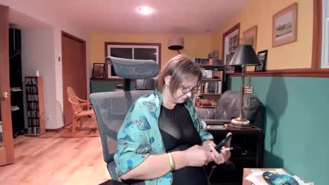 LunaPearl   online show from September 26, 12:29 am