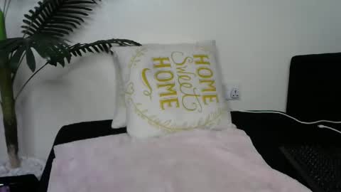 Smiley online show from May 12, 3:54 pm