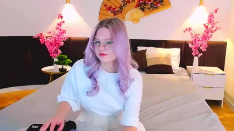 lunariafox online show from March 14, 3:27 pm