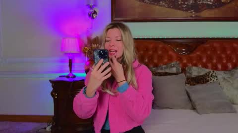 Luna Rishi online show from February 3, 6:22 am