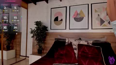 Luna Ruso  online show from October 8, 8:15 pm