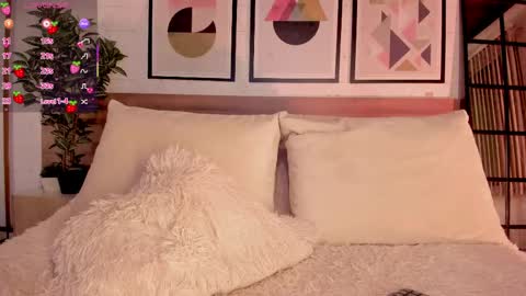 Luna Ruso  online show from March 13, 9:07 pm