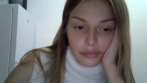 Luna  online show from October 28, 8:54 pm