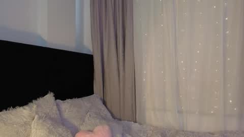 lunavelvet7 online show from March 17, 6:46 pm