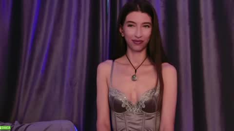 LunaWills online show from May 28, 7:28 am