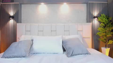 L U N N A online show from March 7, 5:18 am