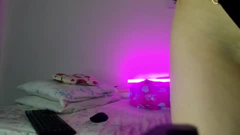 Snapshot of lunnalust chatting on September 27, 2:09 am lunnalust online show from September 27, 2:09 am