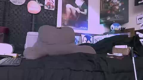 Snapshot of lusciouslibra82 chatting on October 19, 7:57 am .Clarissa. Follow me on Instagram miss buns online show from October 19, 7:57 am