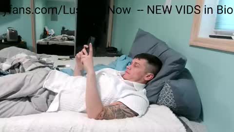 Snapshot of lustlivenow chatting on October 20, 8:25 pm GUY --- GIRL online show from October 20, 8:25 pm