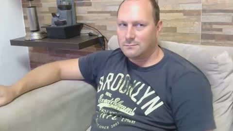 lustonfan online show from April 1, 1:41 pm