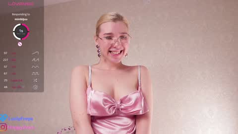 Snapshot of lusty_freya chatting on January 8, 12:05 pm Freya    online show from January 8, 12:05 pm