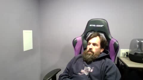 Luv2likslit online show from November 19, 7:40 am