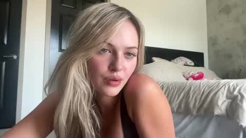 Aimee online show from August 1, 5:36 pm