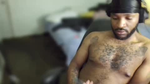 luverboi online show from December 3, 8:42 pm