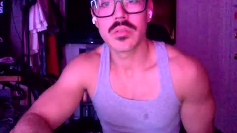 luvrboy77 online show from August 8, 4:00 am