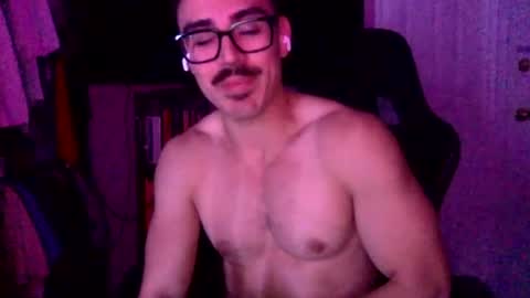 luvrboy77 online show from August 2, 5:53 am