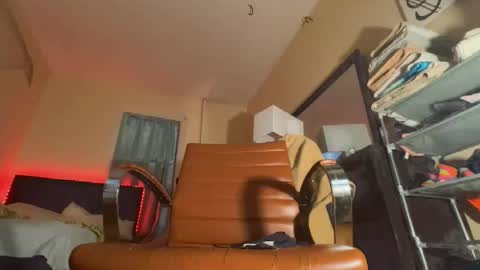 luvvlee online show from January 10, 3:01 am