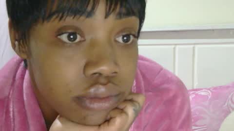 luvvRoyale online show from November 17, 7:49 pm