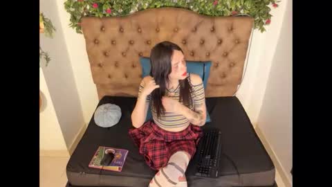 lux_royse online show from March 27, 8:10 pm