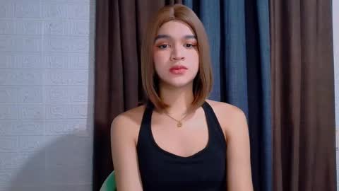 queen lux online show from March 6, 1:54 pm