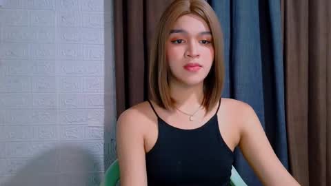 queen lux online show from March 30, 12:49 pm