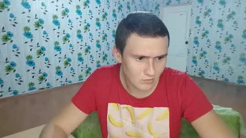 Snapshot of luxeboy_ chatting on October 18, 7:29 pm Mike online show from October 18, 7:29 pm