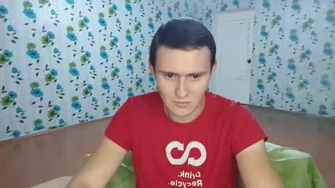 Snapshot of luxeboy_ chatting on October 20, 6:46 pm Mike online show from October 20, 6:46 pm