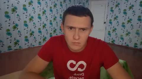 Snapshot of luxeboy_ chatting on October 2, 12:04 pm Mike online show from October 2, 12:04 pm