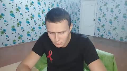 Snapshot of luxeboy_ chatting on September 25, 8:16 pm Mike online show from September 25, 8:16 pm